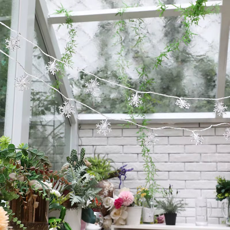 1.5/4/6M LED Snowflake Light String Battery/Usb Christmas Fairy Festoon Light Living Room Outdoor Garden Garland New Year Decor